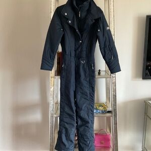 Women’s EMMEGI like new blue skit suit